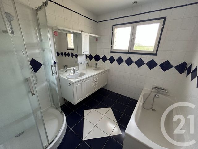 maison à louer - 4 pièces - 193.0 m2 - REVENTIN VAUGRIS - 38 - RHONE-ALPES - Century 21 Hestia Ldi