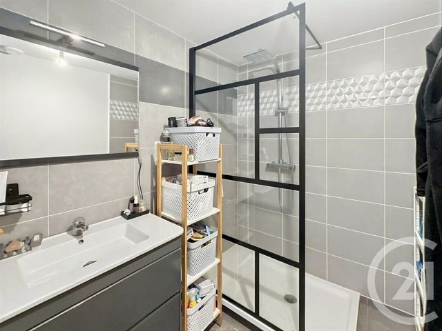 Appartement F3 à vendre - 4 pièces - 84.1 m2 - BOUGE CHAMBALUD - 38 - RHONE-ALPES - Century 21 Hestia Ldi