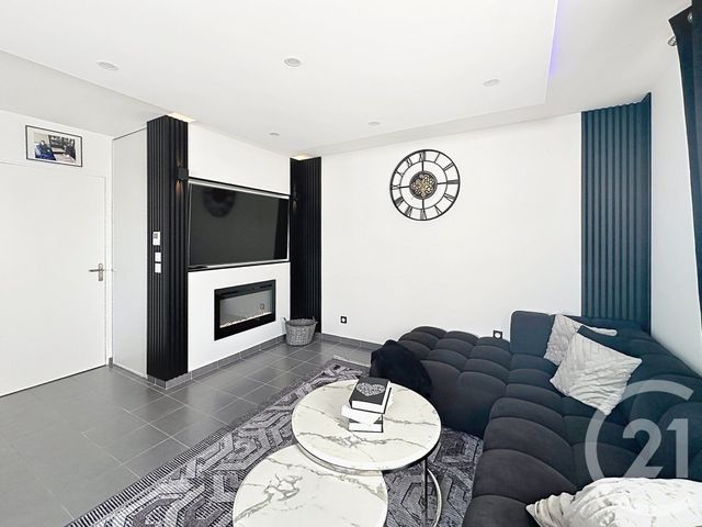 Appartement F4 à vendre - 5 pièces - 83.14 m2 - ST PRIEST - 69 - RHONE-ALPES - Century 21 Hestia Ldi