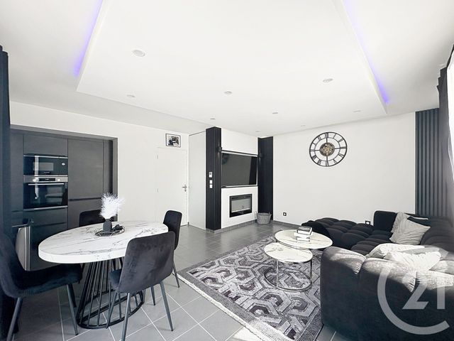 Appartement F4 à vendre - 5 pièces - 83.14 m2 - ST PRIEST - 69 - RHONE-ALPES - Century 21 Hestia Ldi