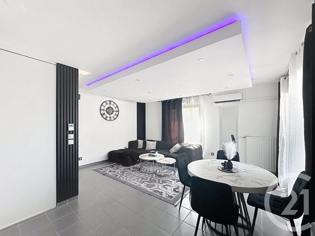 Appartement F4 à vendre - 5 pièces - 83.14 m2 - ST PRIEST - 69 - RHONE-ALPES - Century 21 Hestia Ldi