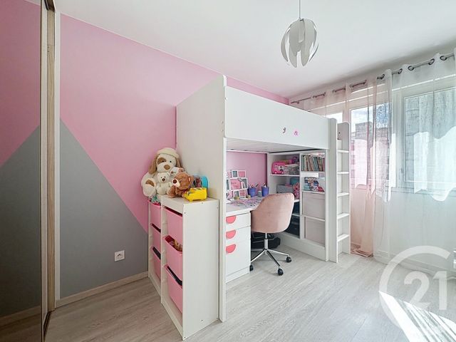 Appartement F4 à vendre - 5 pièces - 83.14 m2 - ST PRIEST - 69 - RHONE-ALPES - Century 21 Hestia Ldi