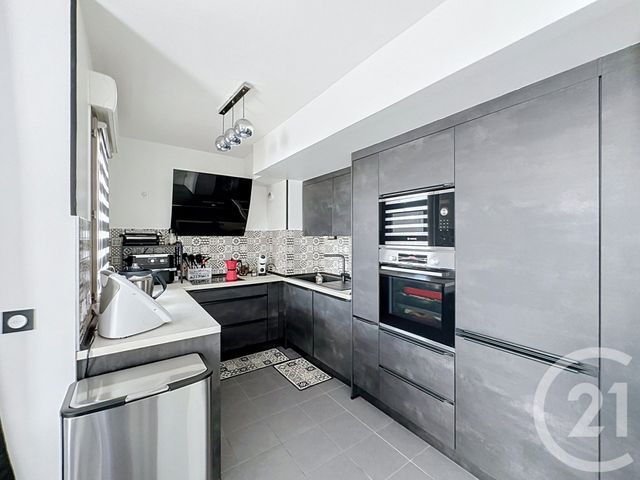 Appartement F4 à vendre - 5 pièces - 83.14 m2 - ST PRIEST - 69 - RHONE-ALPES - Century 21 Hestia Ldi